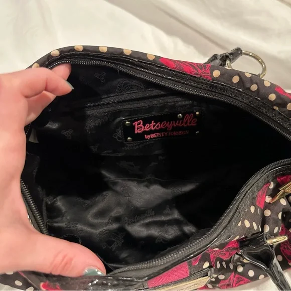 Betsy Johnson bow bag - Picture 5 of 5